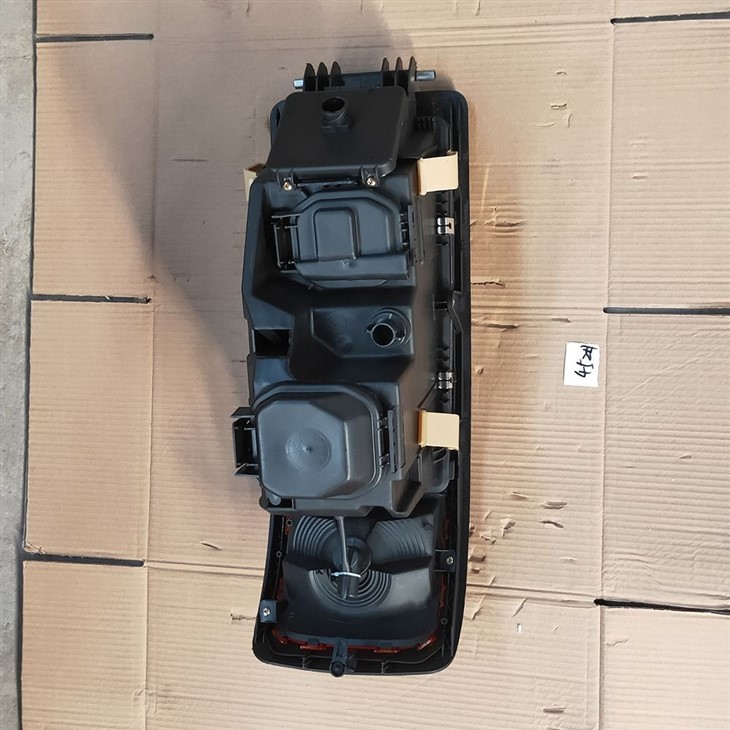 81251016289 F2000 Left Headlight 81251016289 F2000 Left Headlight