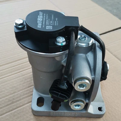 Truck Euro 5 PL420 Fuel Pre-filter Bracket with Electric Pump and Heating Truck Euro 5 PL420 Fuel Pre-filter Bracket with Electric Pump and Heating